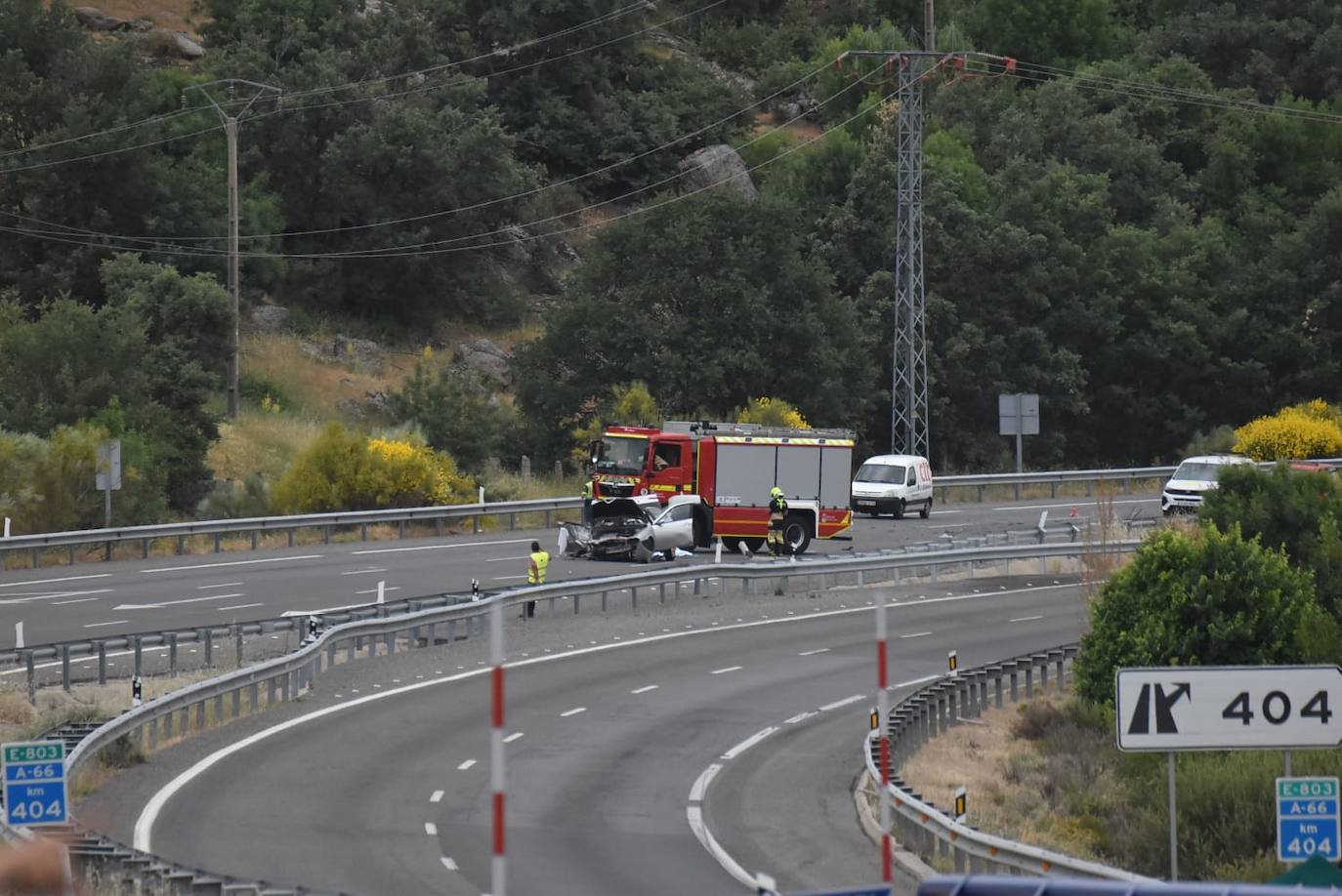 Las imágenes del accidente que ha costado la vida a un joven de Béjar en la A-66
