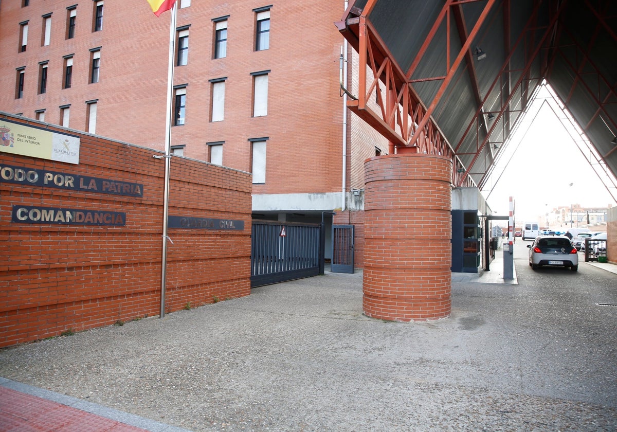 Los dos varones detenidos permanecen en calabozos a la espera de pasar a disposición judicial.