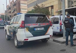 Dispositivo de la Guardia Civil desplegado por una operación contra el blanqueo de capitales y organización criminal en Córdoba y otras provincias españolas.