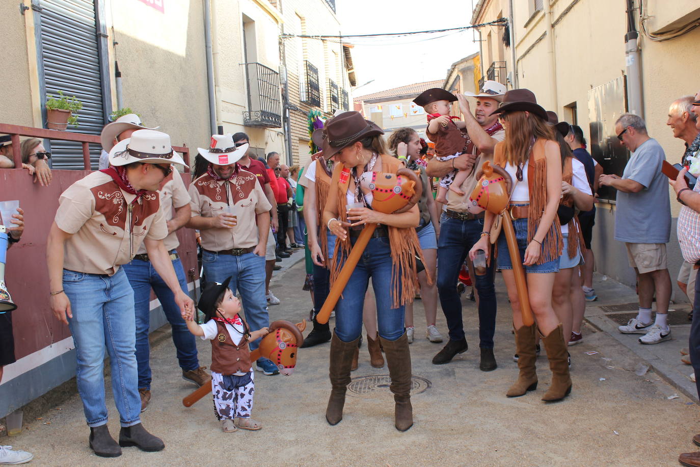 La Fuente de San Esteban: los amos del disfraz