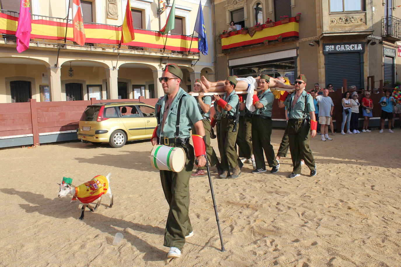 La Fuente de San Esteban: los amos del disfraz