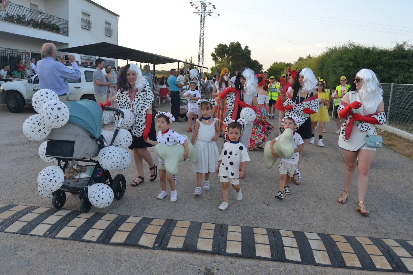 Creatividad y brillantes en el desfile de El Cubo de Don Sancho