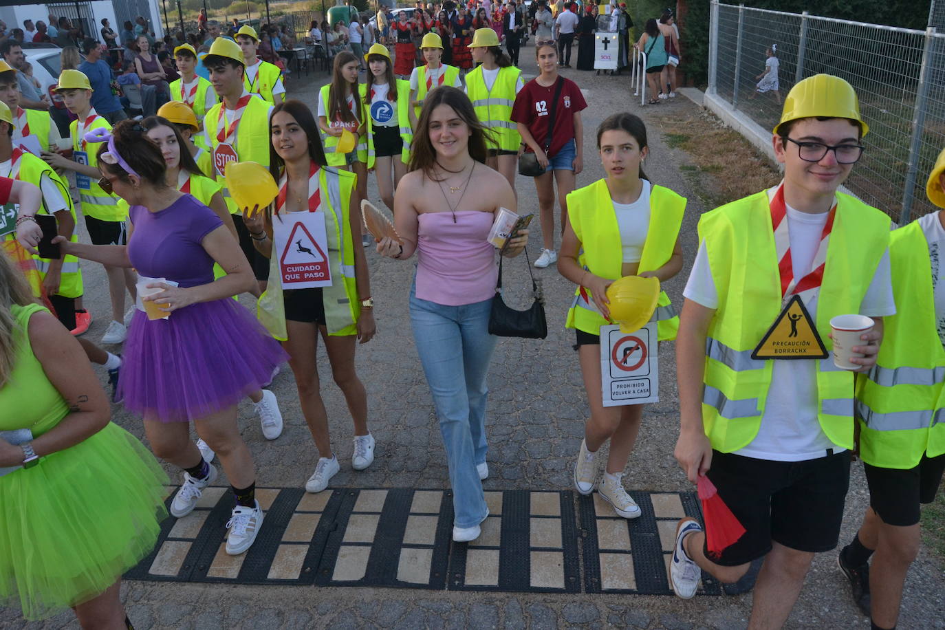 Creatividad y brillantes en el desfile de El Cubo de Don Sancho