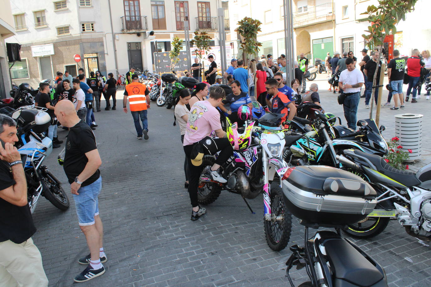 Las motos se dejan oír en Guijuelo
