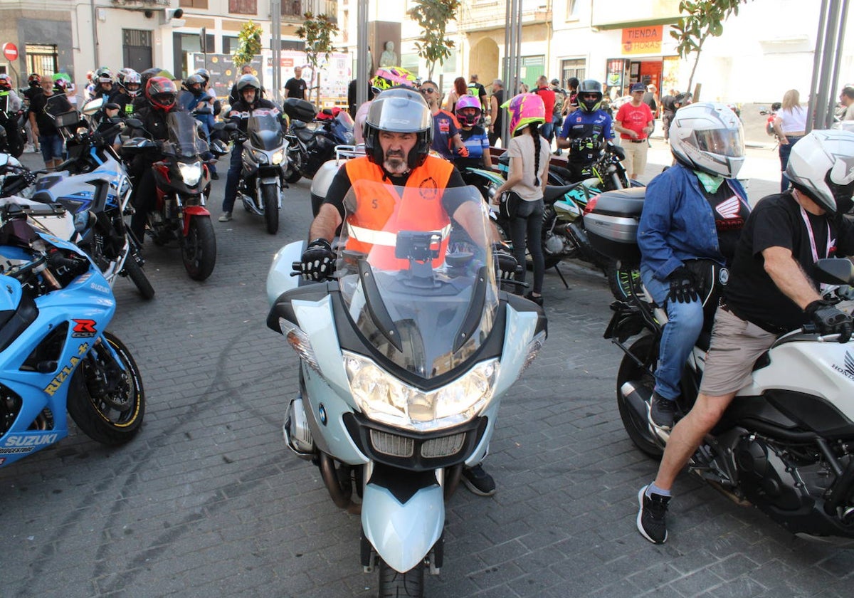 Las motos se dejan oír en Guijuelo