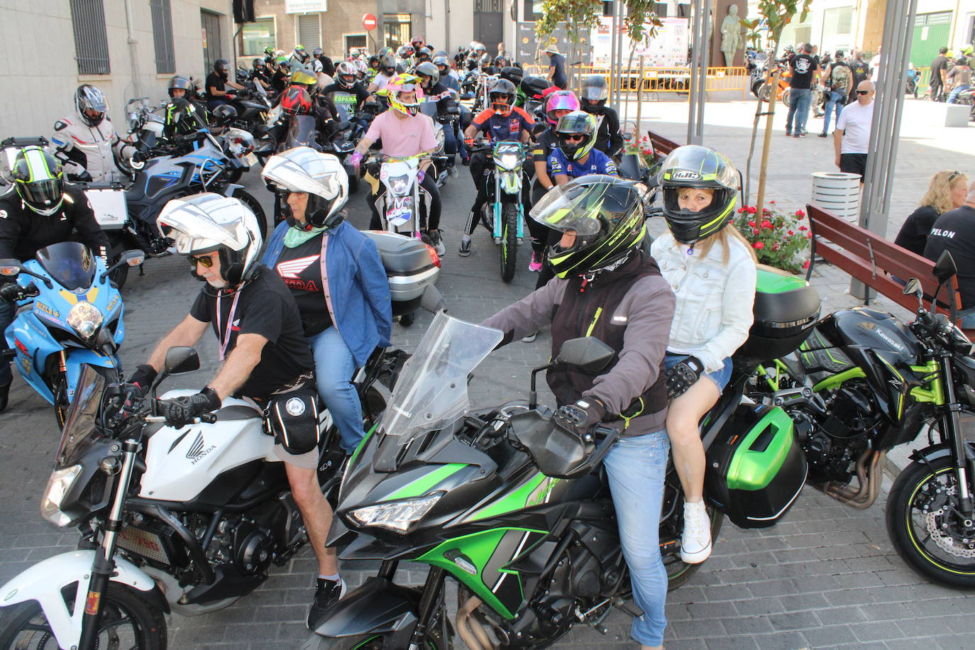 Las motos se dejan oír en Guijuelo
