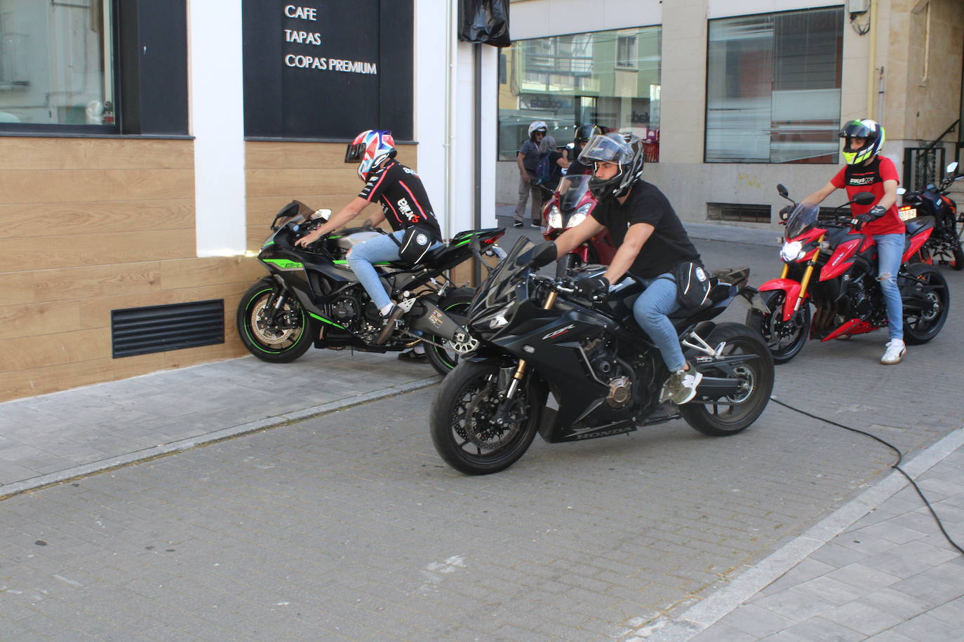 Las motos se dejan oír en Guijuelo