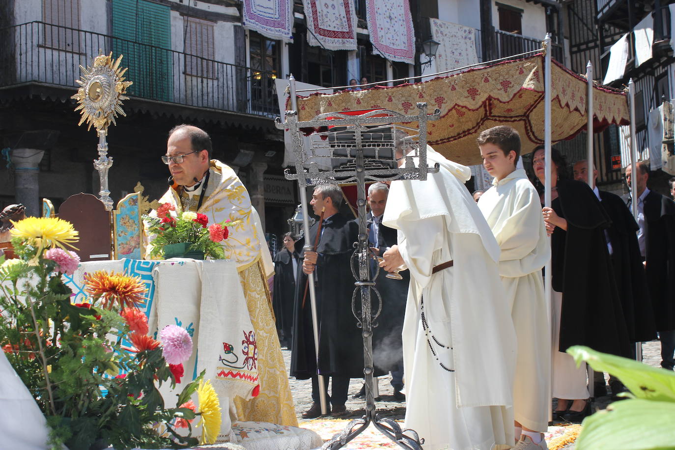 La Alberca exhibe toda su belleza en el Corpus Christi