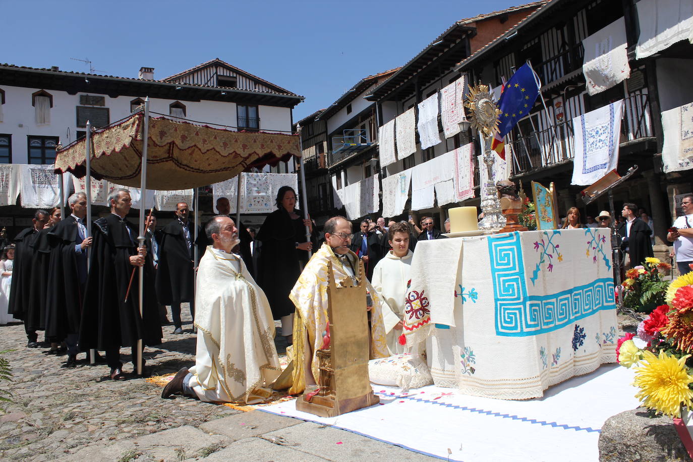 La Alberca exhibe toda su belleza en el Corpus Christi