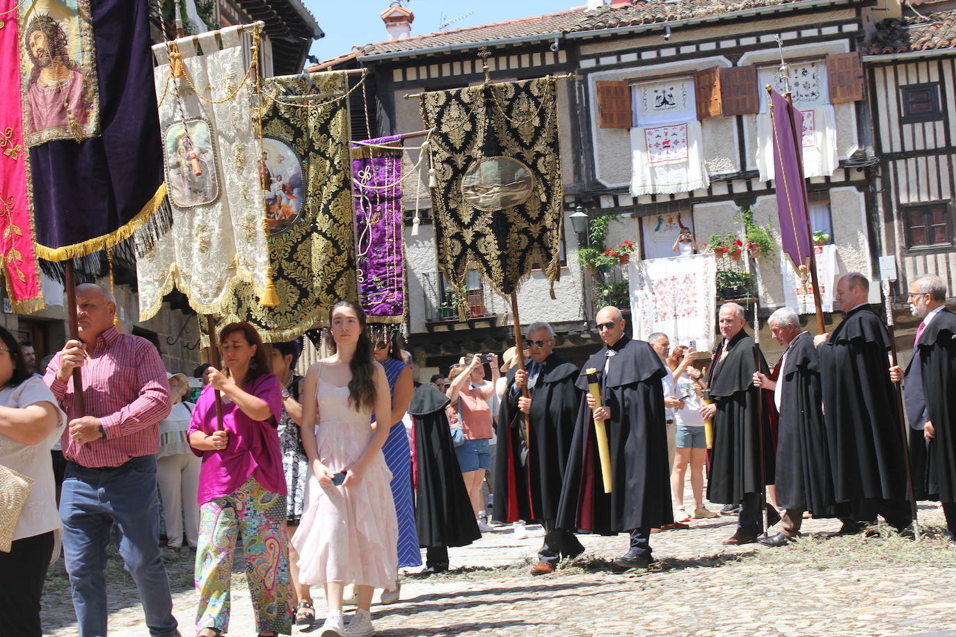 La Alberca exhibe toda su belleza en el Corpus Christi