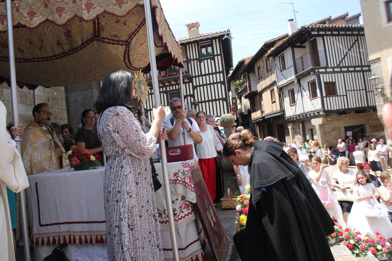 La Alberca exhibe toda su belleza en el Corpus Christi