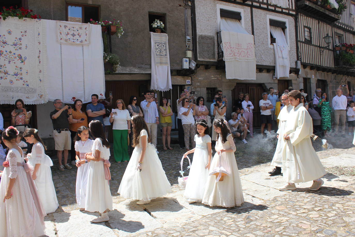 La Alberca exhibe toda su belleza en el Corpus Christi