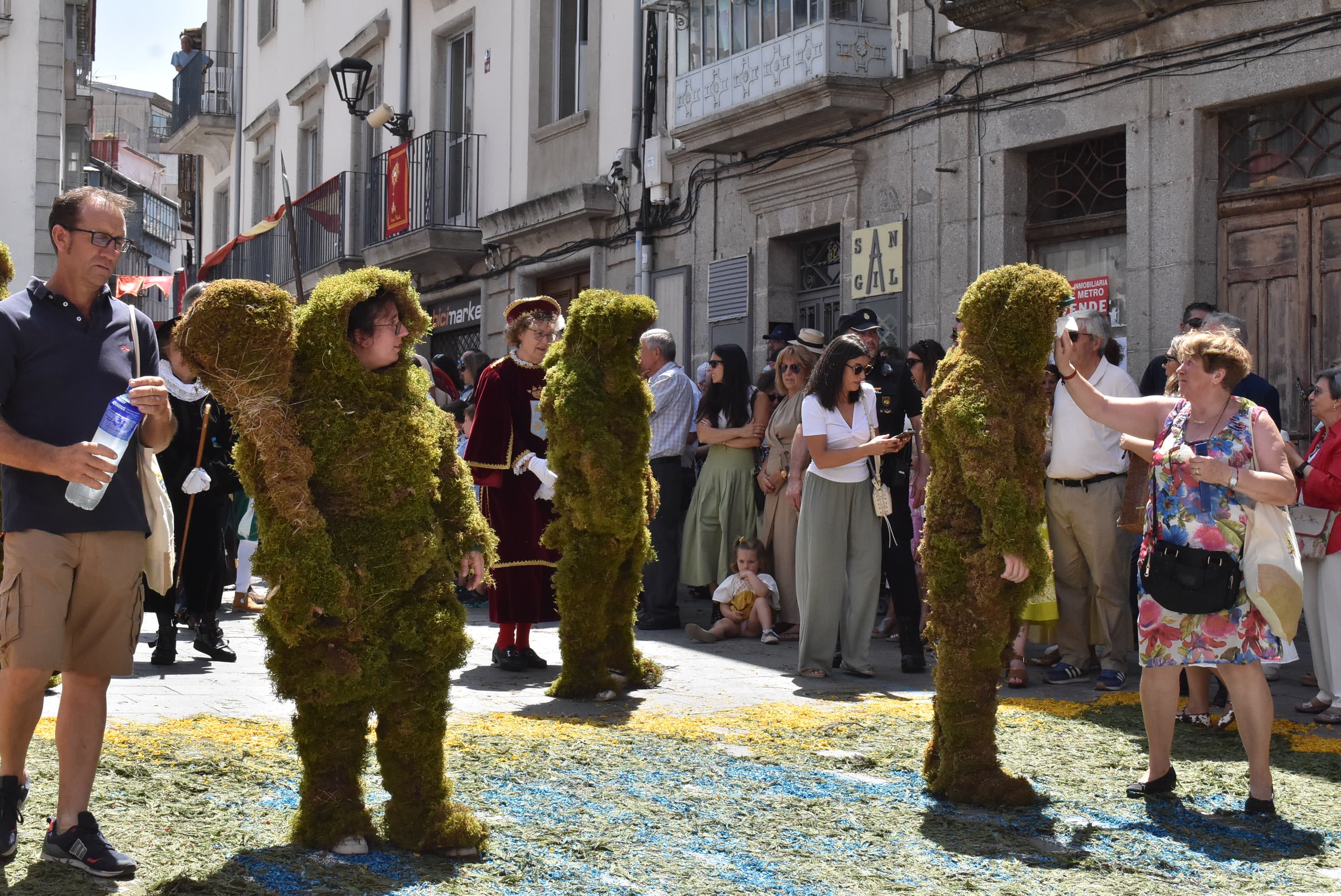 Béjar cumple un año más con la procesión del Corpus Christi como Fiesta de Interés Turístico Internacional