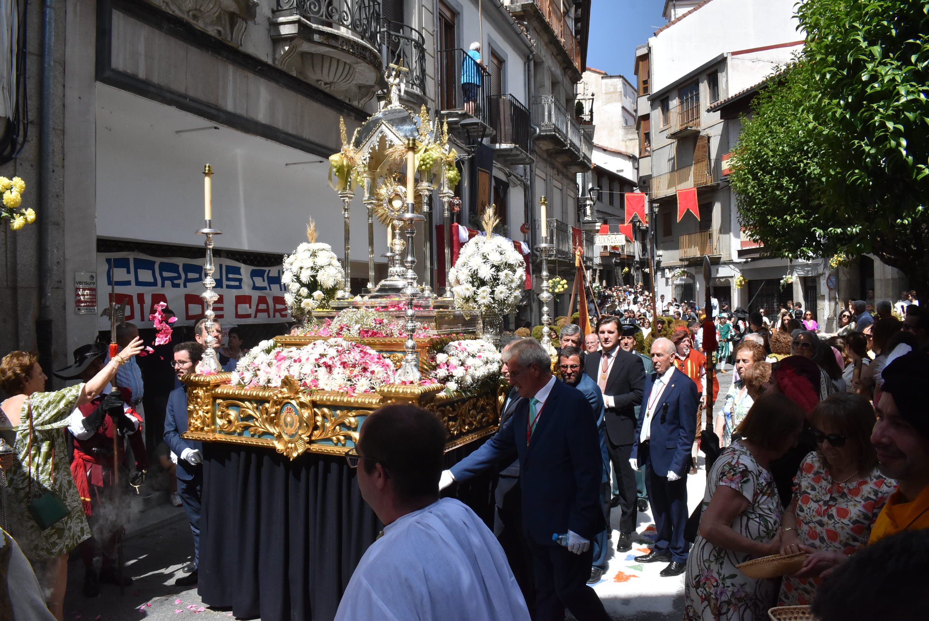 Béjar cumple un año más con la procesión del Corpus Christi como Fiesta de Interés Turístico Internacional