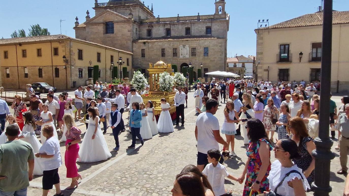 Ciudad Rodrigo arropa al Santísimo Sacramento