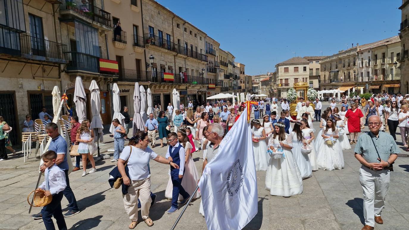 Ciudad Rodrigo arropa al Santísimo Sacramento