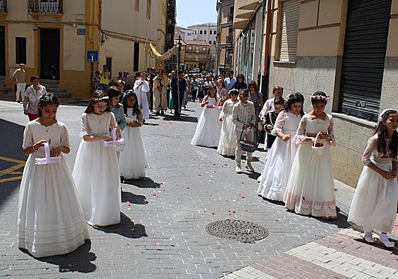 Procesión del Corpus hacia la Plaza Mayor de Guijuelo