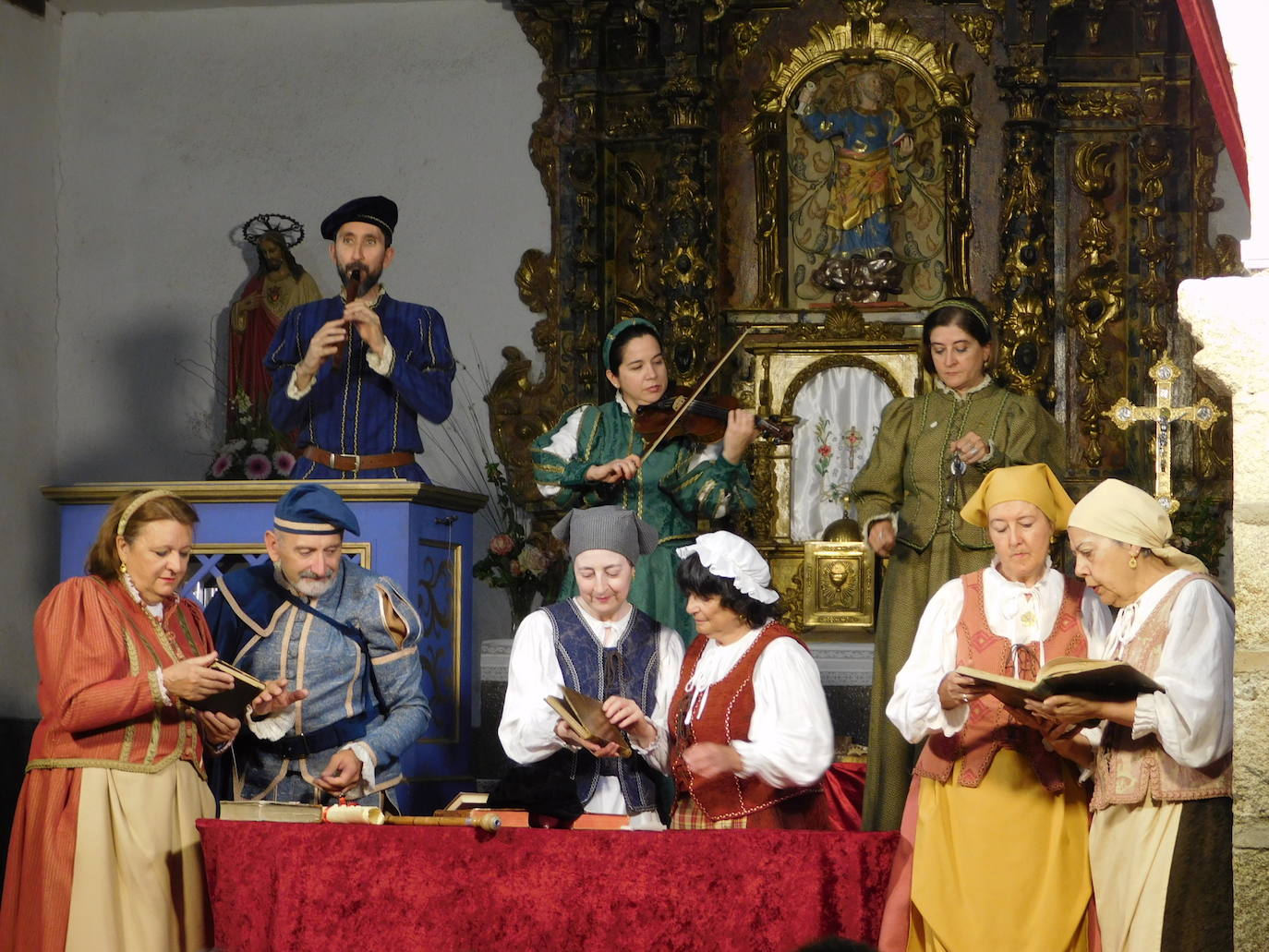 Aldeanueva de la Sierra agradeció la representación de «Buscando a Nebrija»
