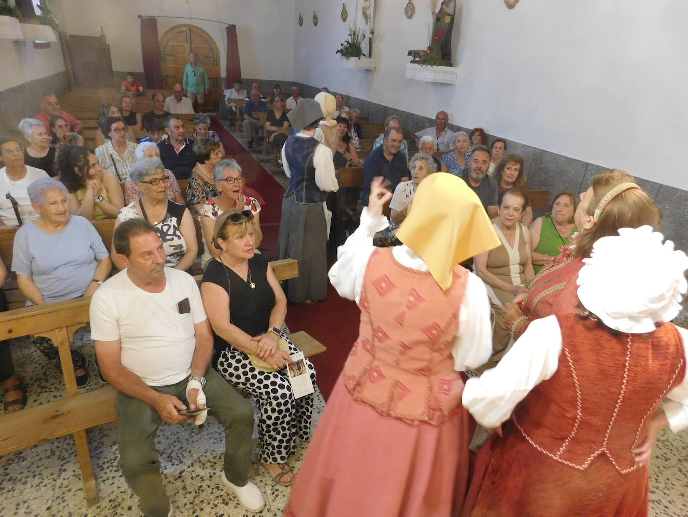 Aldeanueva de la Sierra agradeció la representación de «Buscando a Nebrija»