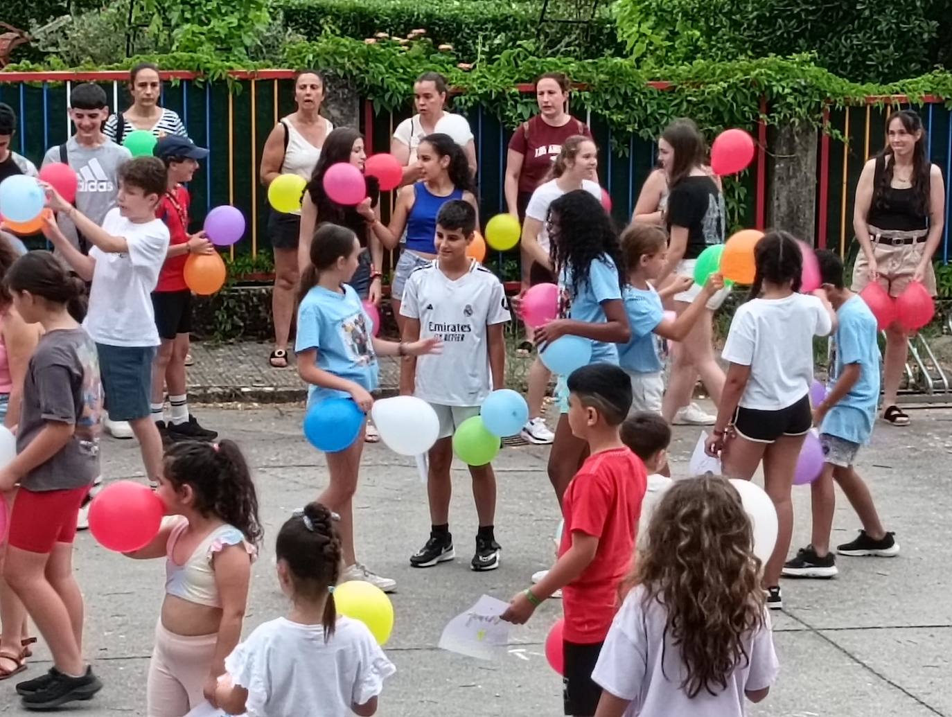 Animado y solidario final de curso en Linares de Riofrío