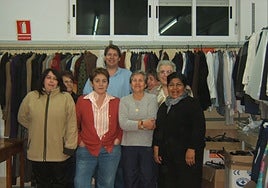 Algunos fundadores del Ropero en el año 2000.