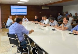 Imagen de la mesa del cereal celebrada en la mañana de este lunes, 23 de junio.