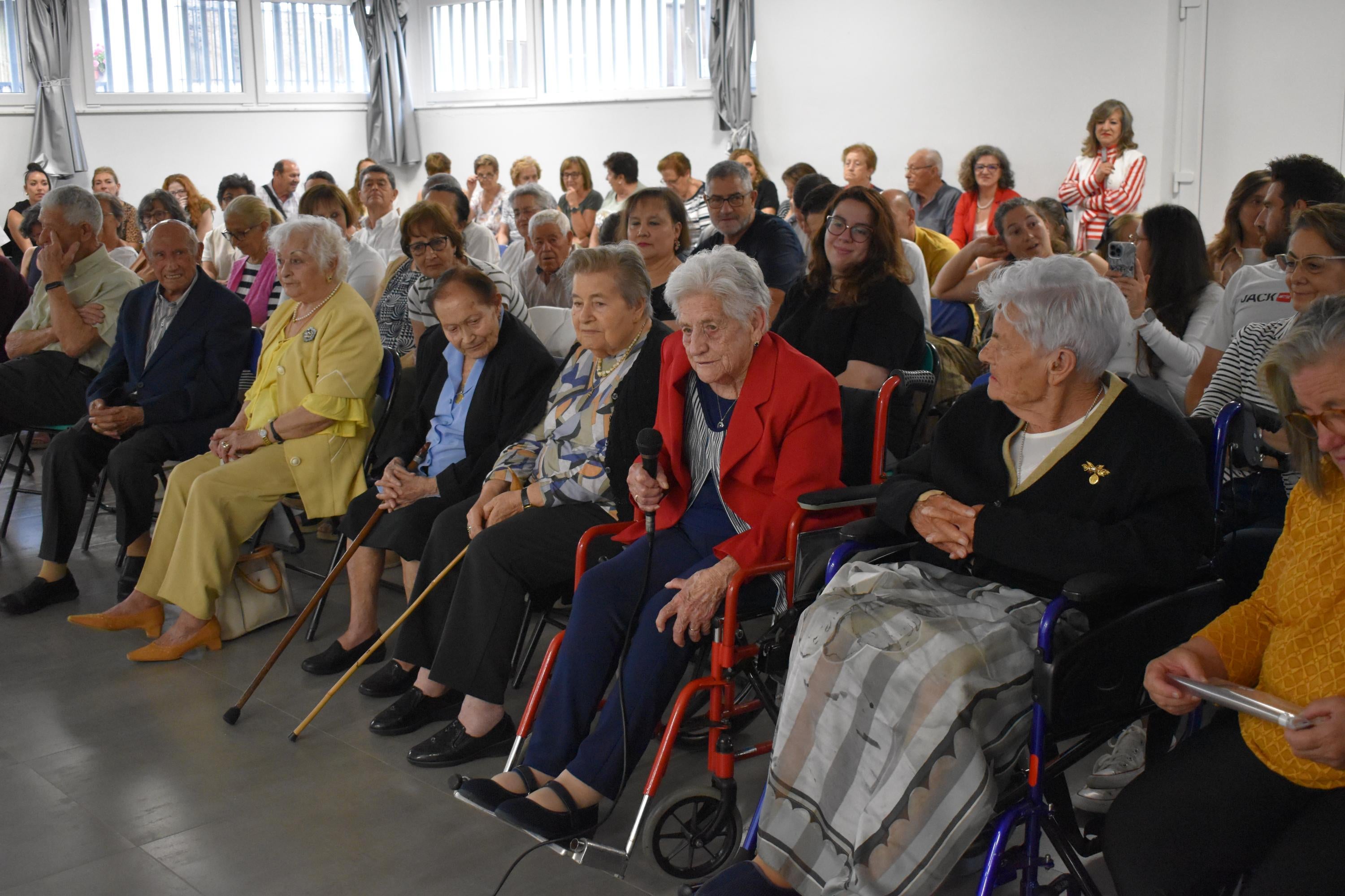 Aldealengua honra a sus mayores de 90 años en la jornada central festiva