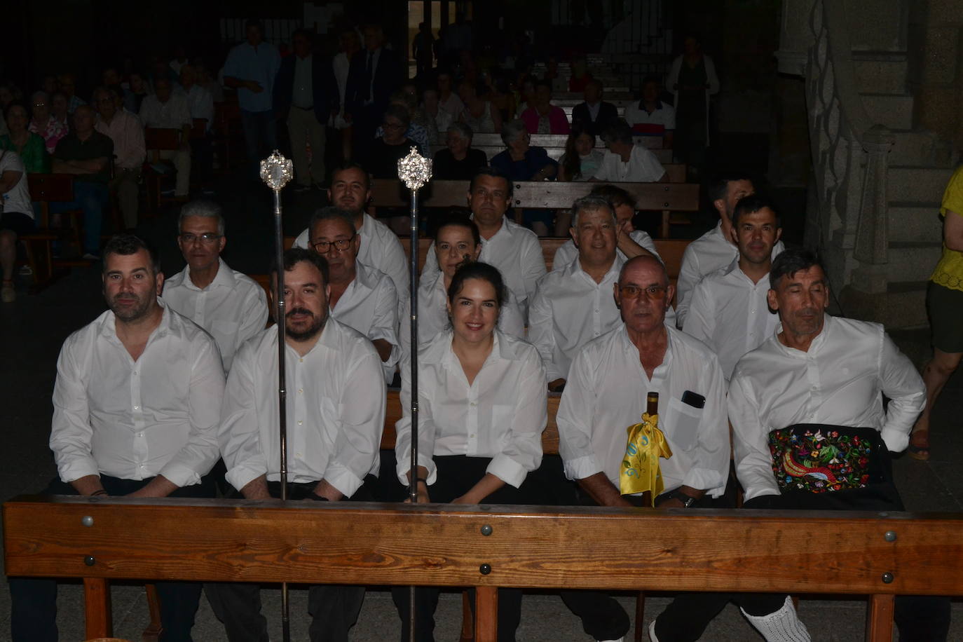 Hinojosa “echa” la bandera a pesar del viento y la lluvia