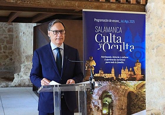 Carlos García Carbayo en la presentación del ciclo.