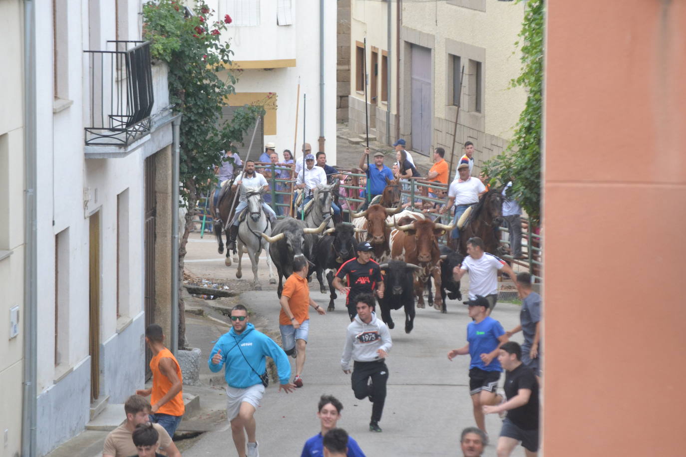 Brillante cierre de San Juan en Hinojosa de Duero
