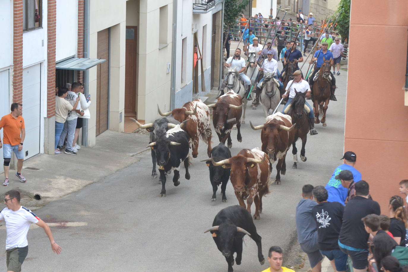 Brillante cierre de San Juan en Hinojosa de Duero