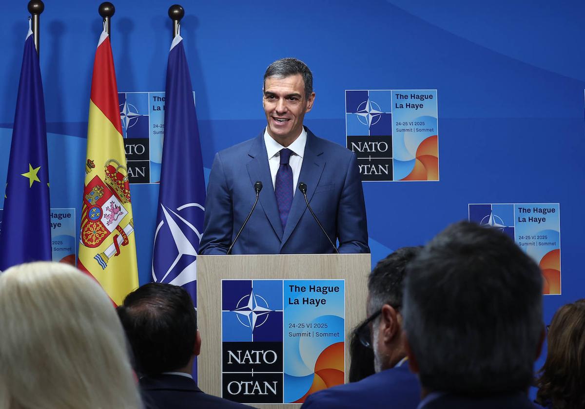 El presidente del Gobierno, Pedro Sánchez, durante la comparecencia ofrecida tras alcanzarse el acuerdo entre los aliados de la OTAN.