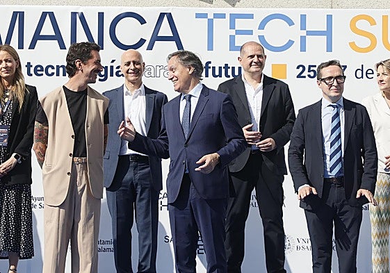 Autoridades presentes y el humorista Marron este miércoles la segunda edición de Salamanca Tech Summit.