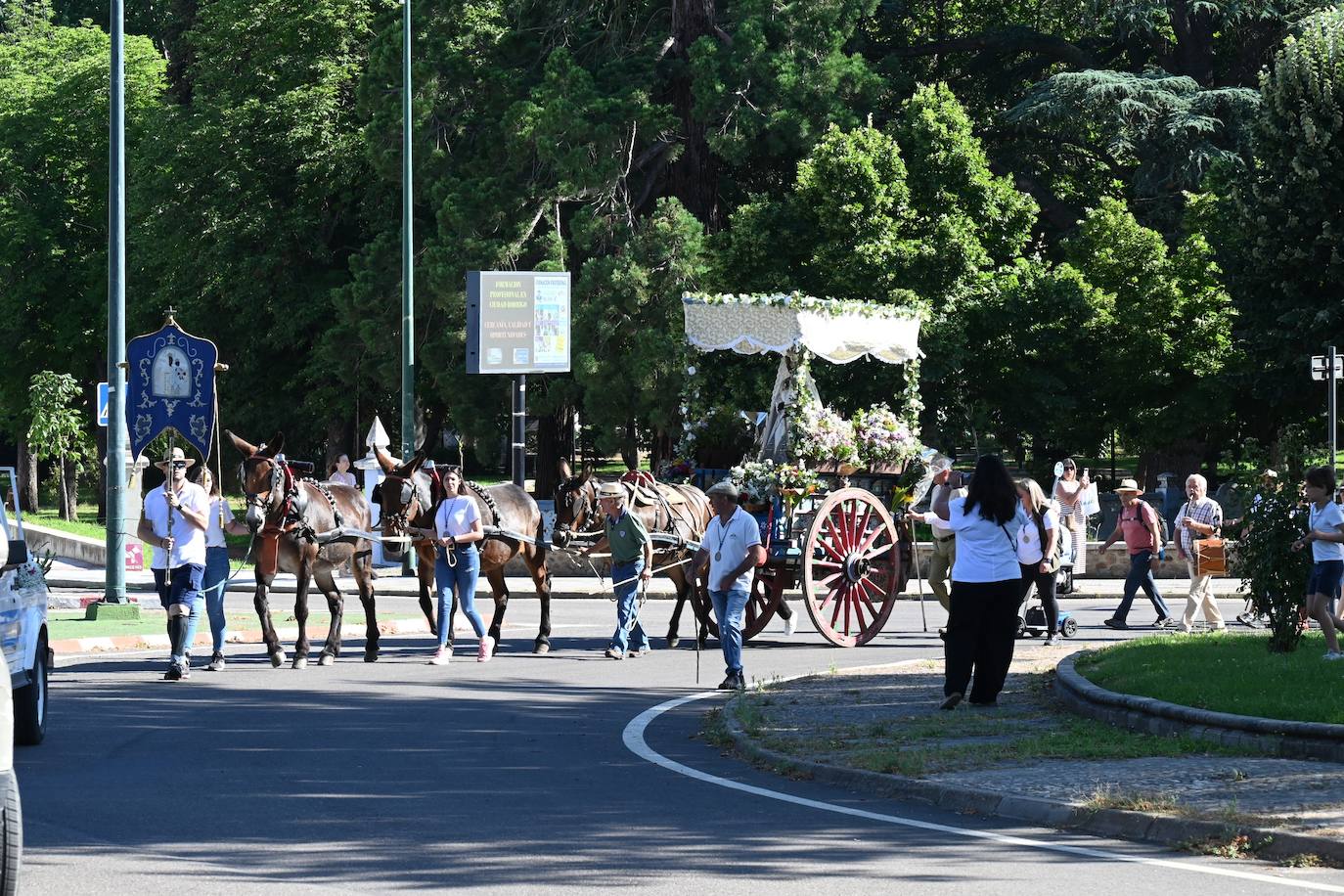 La peregrinos de Ciudad Rodrigo ponen rumbo a la Peña de Francia