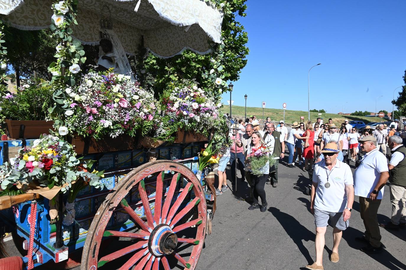 La peregrinos de Ciudad Rodrigo ponen rumbo a la Peña de Francia