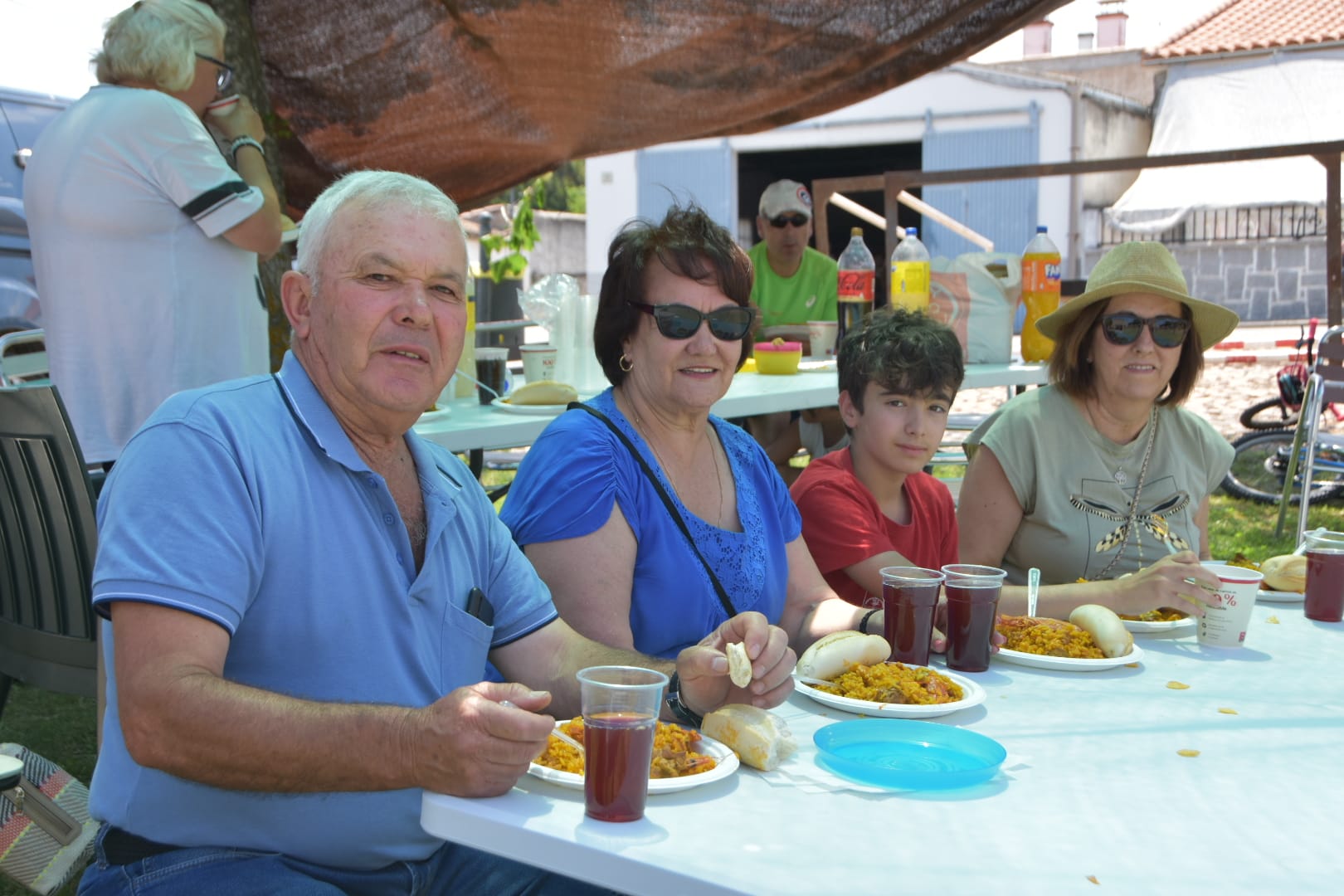 Mesa y mantel de hermandad, en San Pedro del Valle