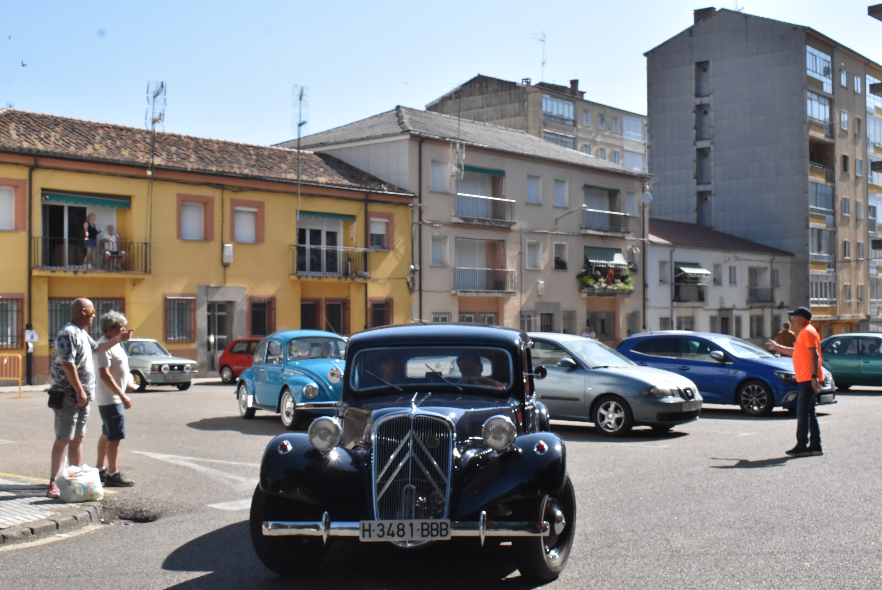 Éxito en la primera concentración de coches clásicos y vespas celebrada en Béjar
