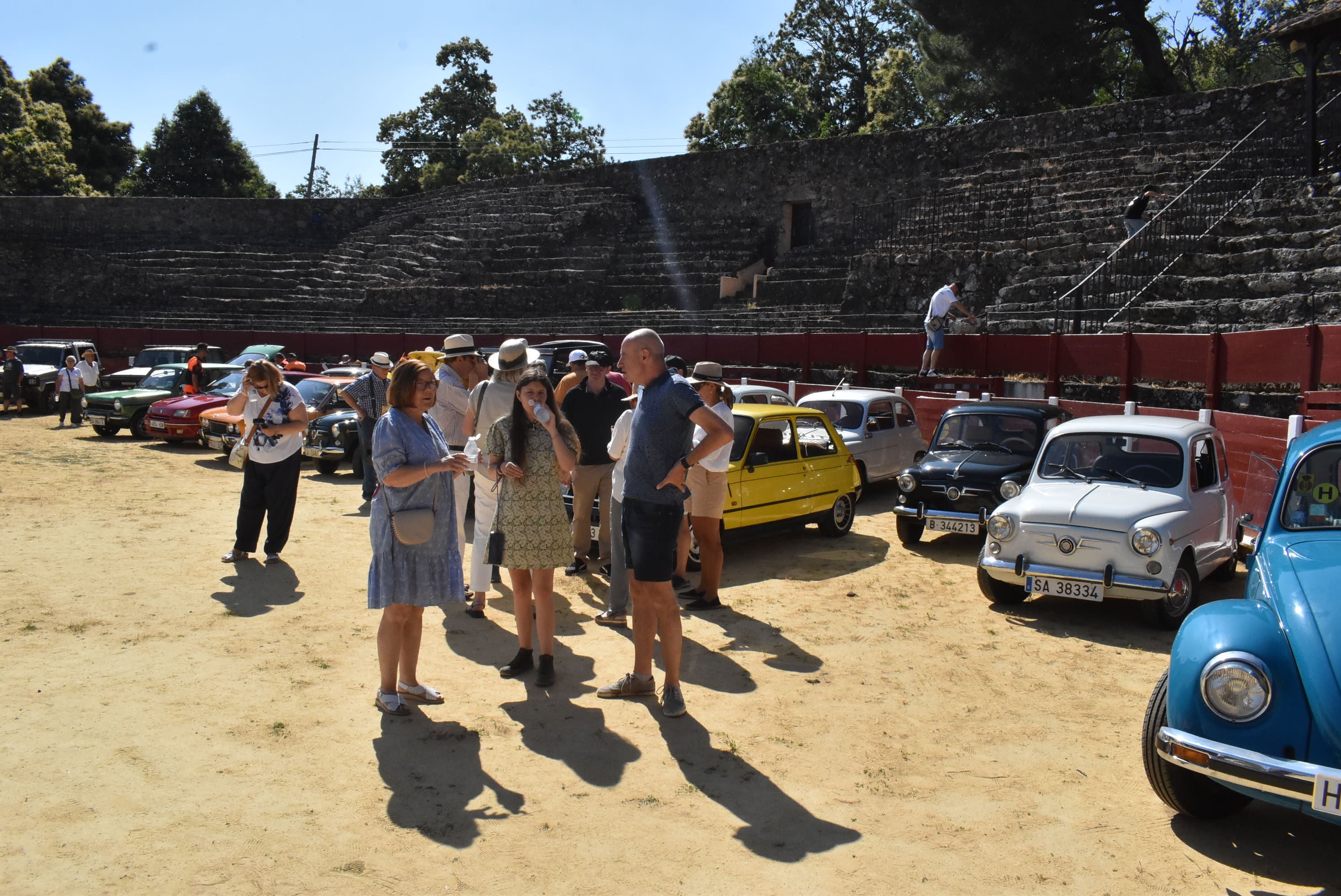 Éxito en la primera concentración de coches clásicos y vespas celebrada en Béjar