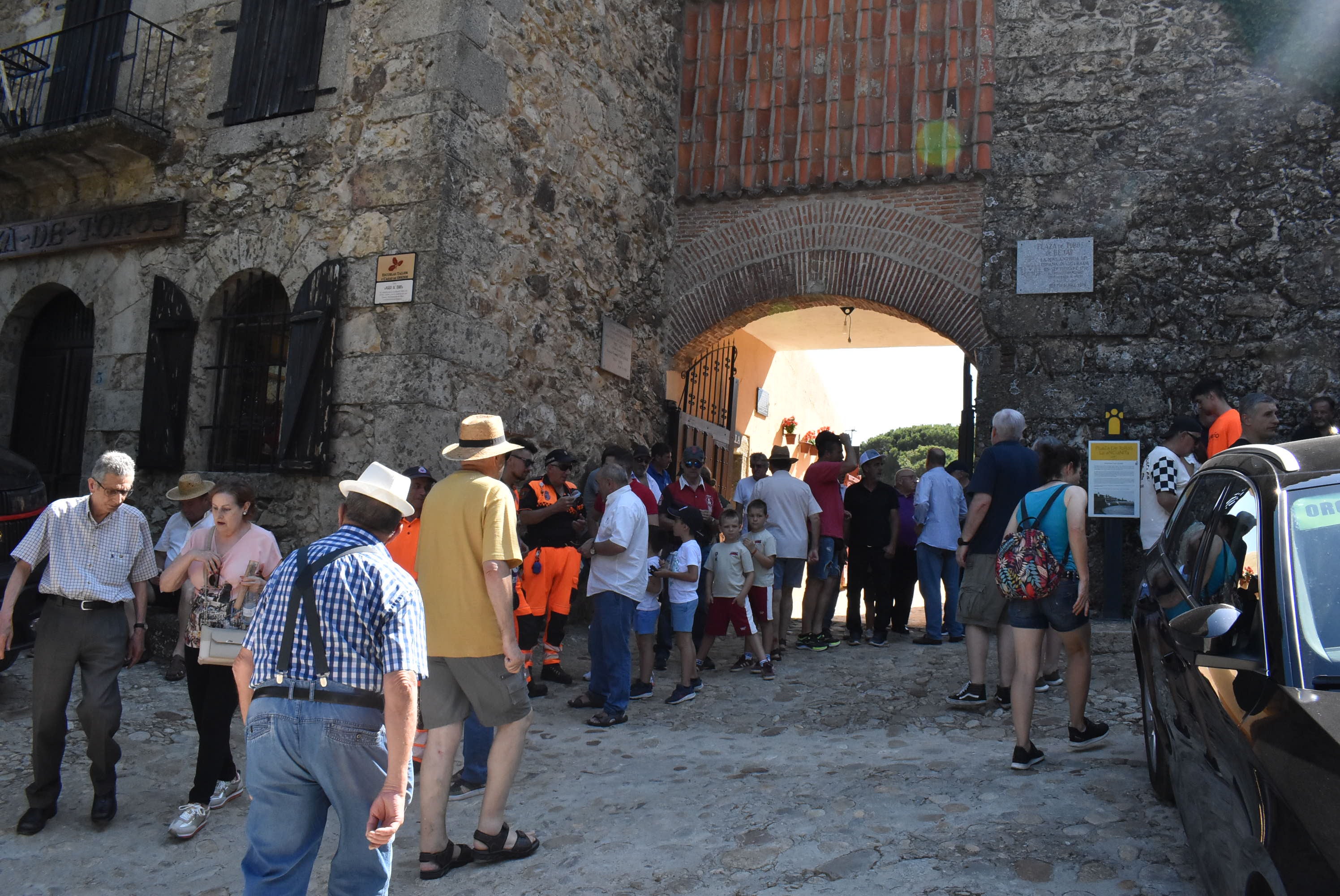 Éxito en la primera concentración de coches clásicos y vespas celebrada en Béjar