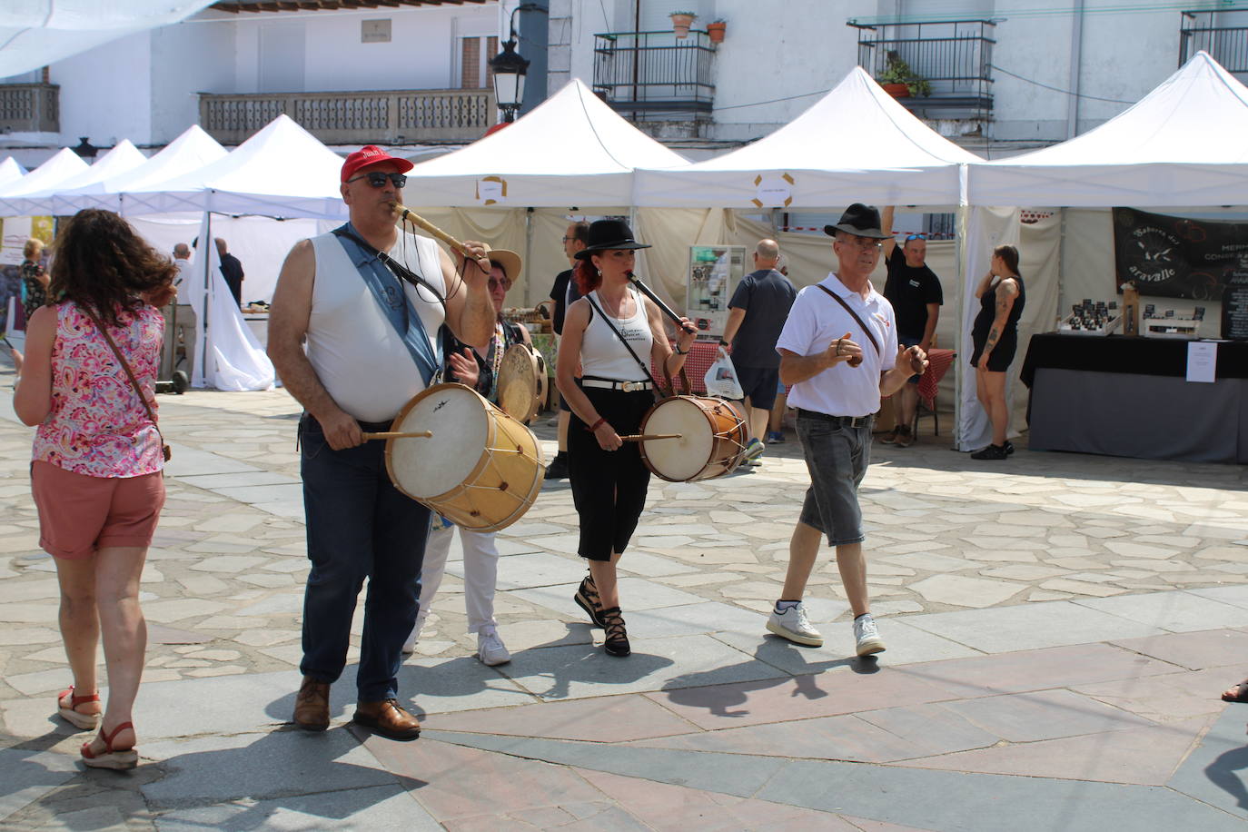 Festival de sabores en una animada feria en Linares de Riofrío