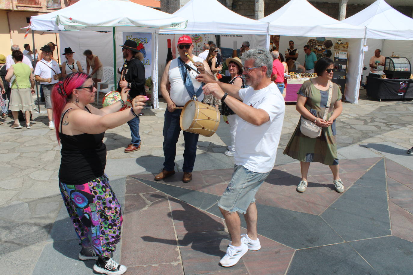 Festival de sabores en una animada feria en Linares de Riofrío