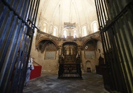 La capilla de Talavera, con la tumba de los Maldonado en su centro.