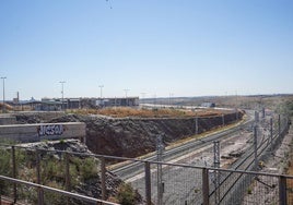 La zona de actividades logísticas junto a la línea férrea Salamanca-Portugal.