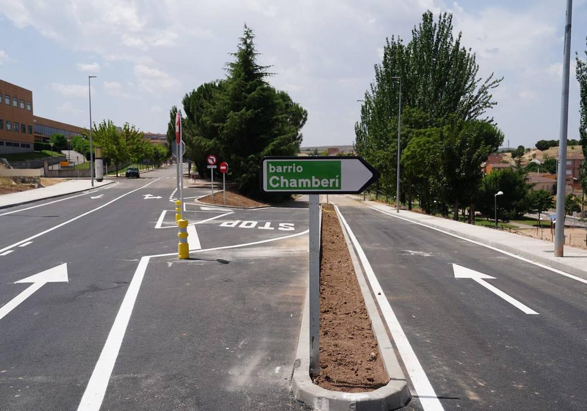 Imagen principal - Reabre la calle Cordel de Merinas de Chamberí.