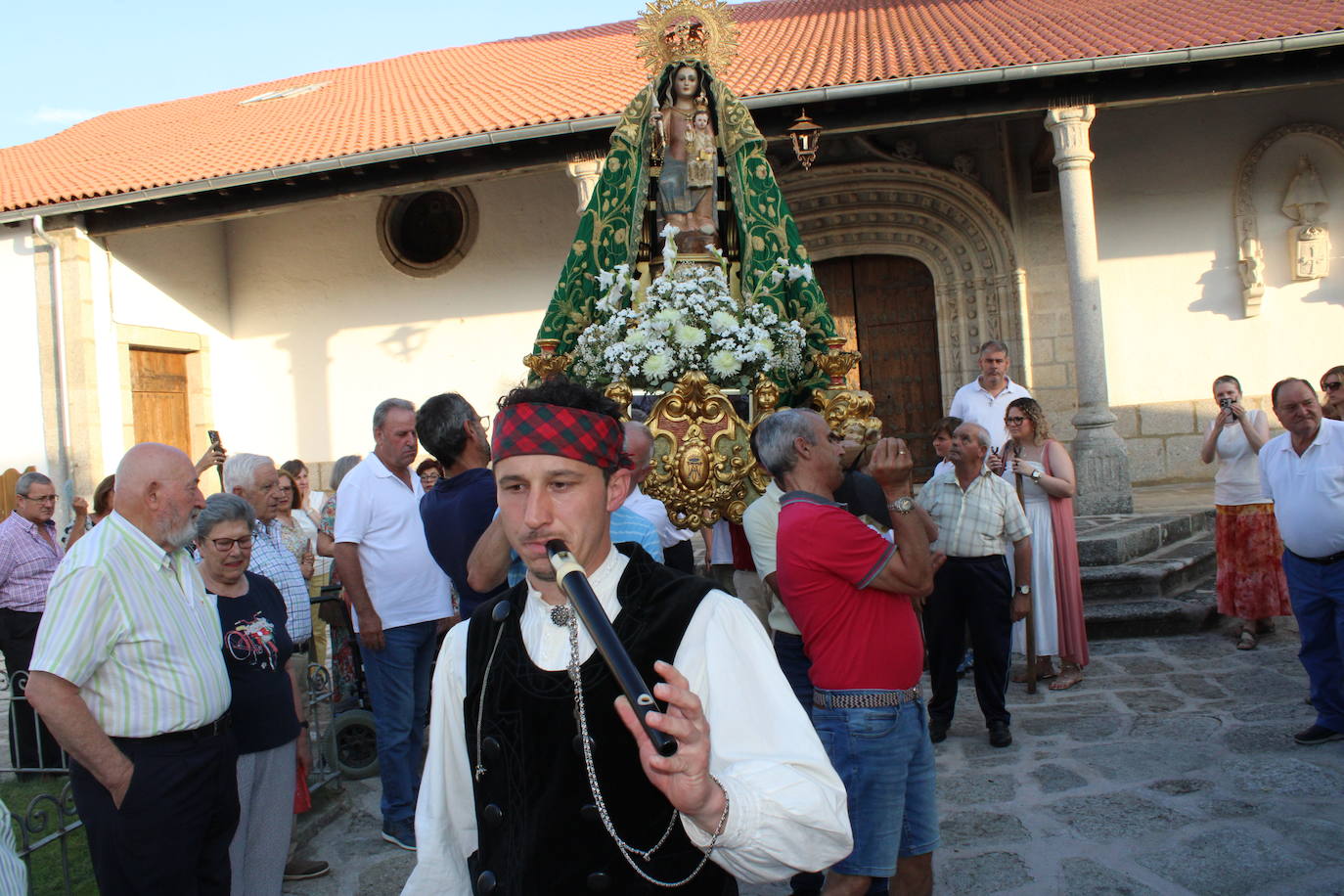 La Virgen de Valparaíso regresa a su ermita en Santibáñez de Béjar