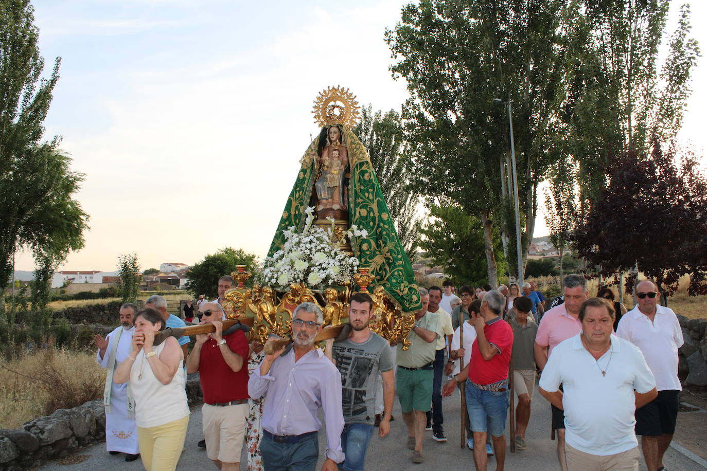 La Virgen de Valparaíso regresa a su ermita en Santibáñez de Béjar