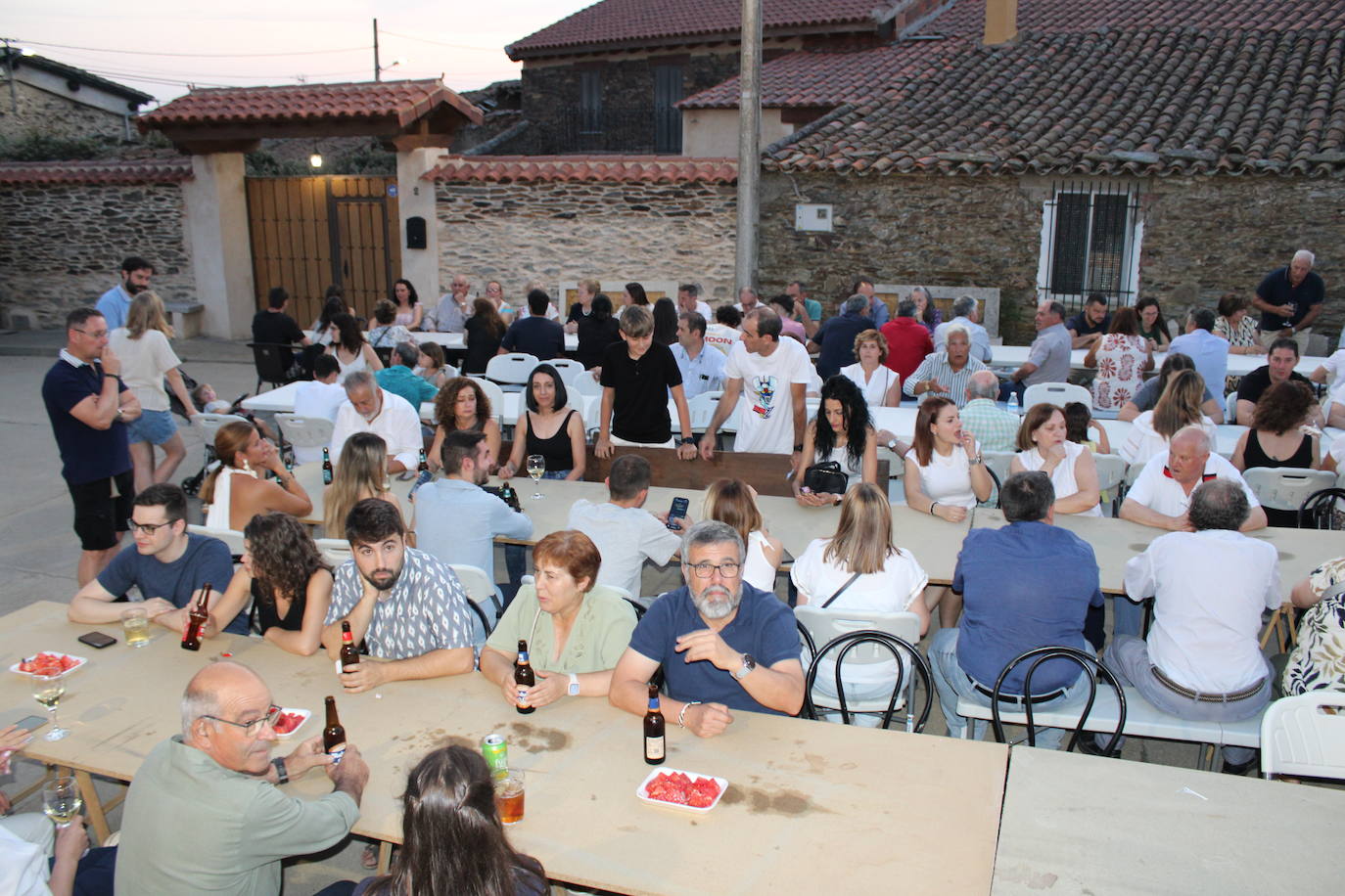 Pizarral disfruta a lo grande de su fiesta de verano
