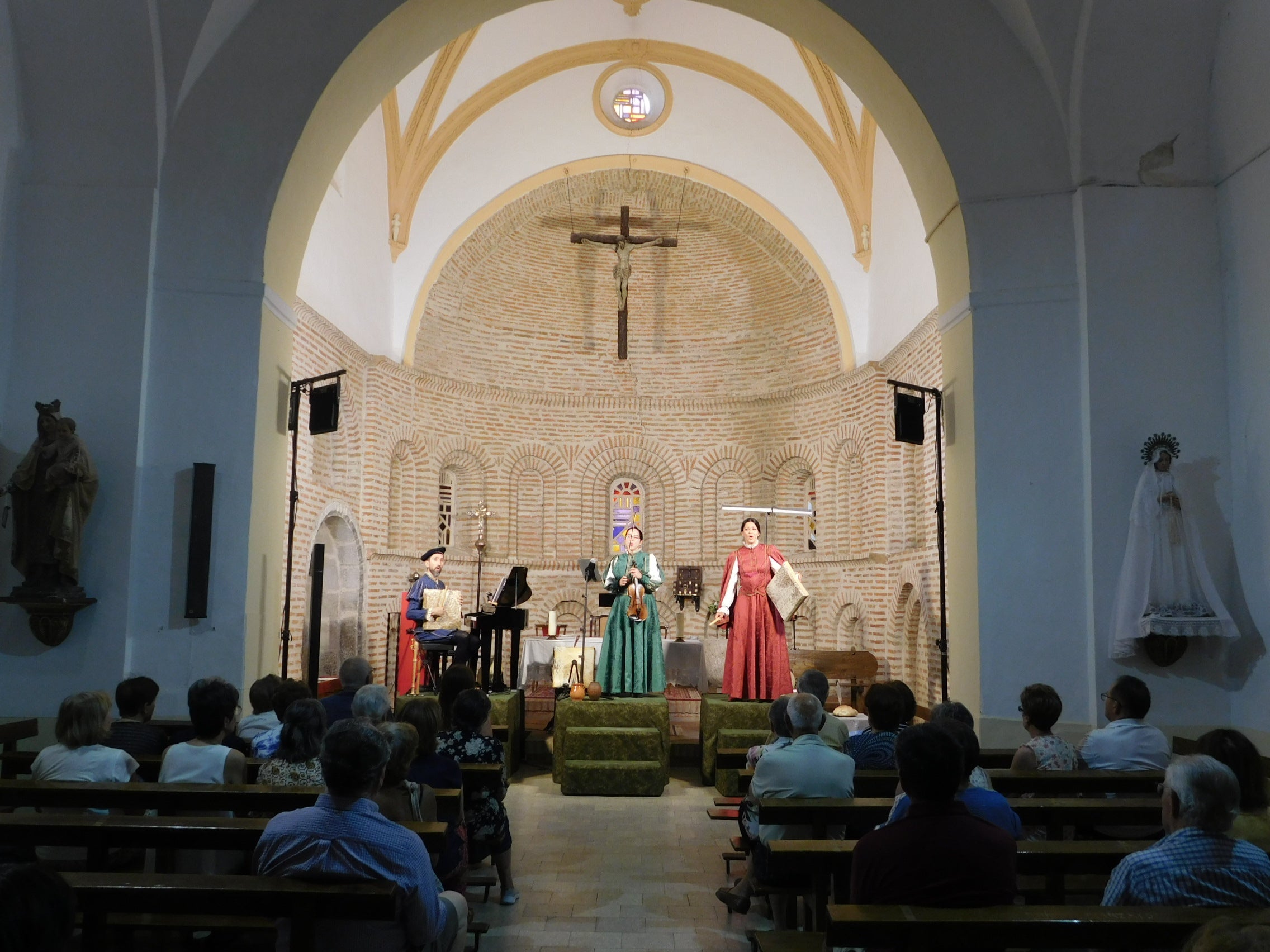 Los vecinos de Gajates disfrutaron de la cita cultural &#039;Arcos y Ecos&#039;