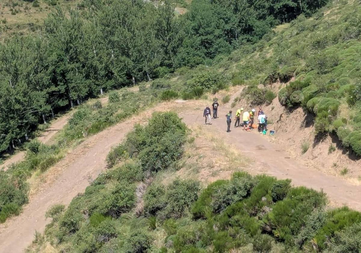 Imagen del rescate acometido en las inmediaciones de Llamazares.