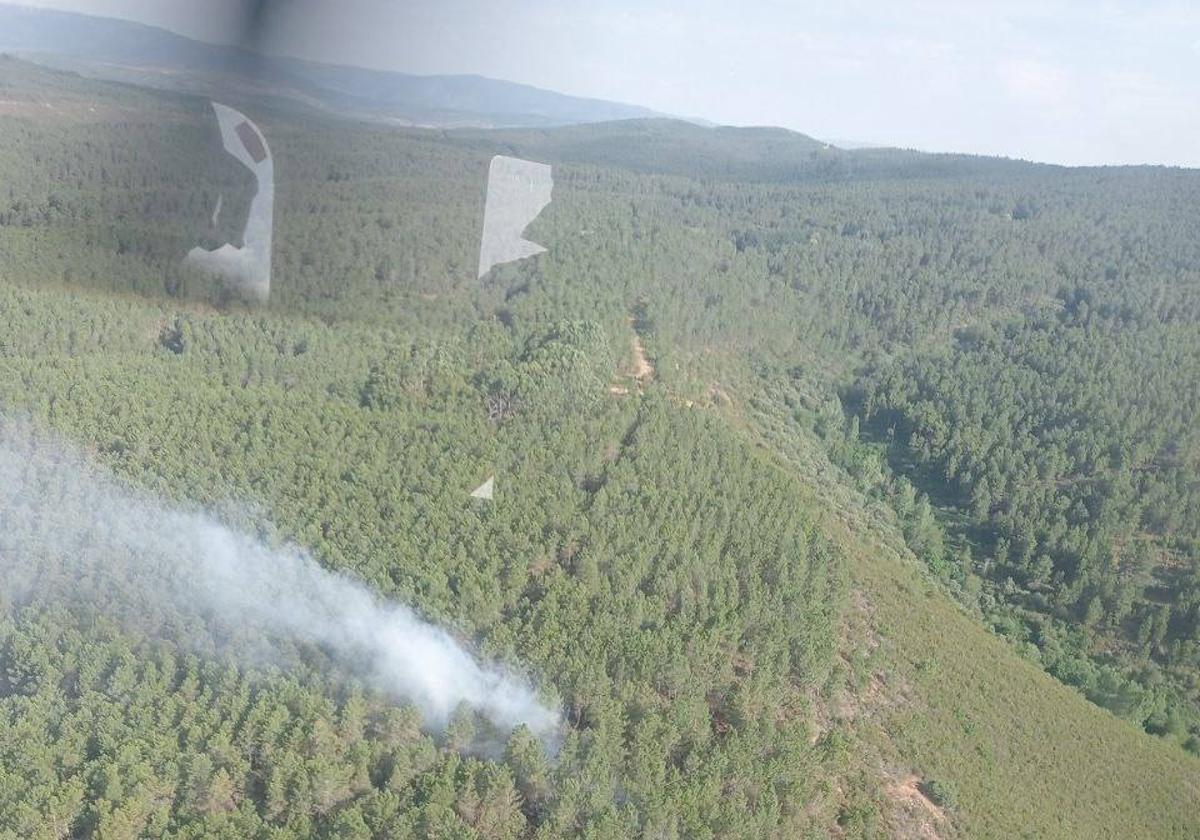 Imagen del incendio declarado en territorio portugués.